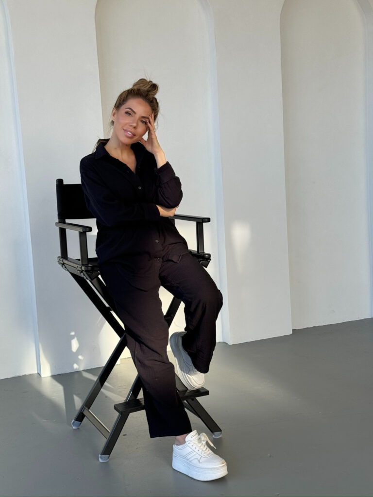 women sitting on the chair